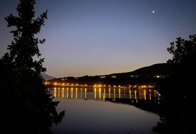 غرفة قياسية مطلّة علي البحيرة, Chalet Del Lago