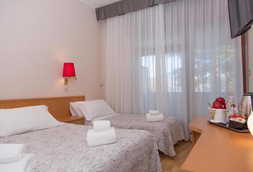 غرفة إقتصادية ثلاثية, Chalet Del Lago