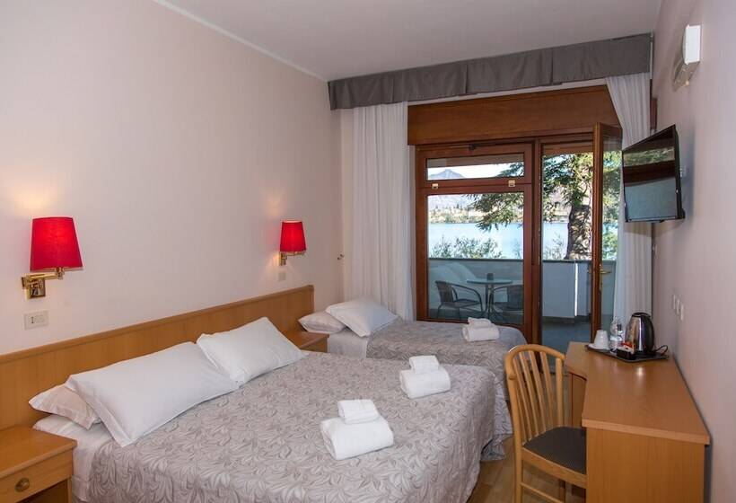 غرفة إقتصادية ثلاثية, Chalet Del Lago