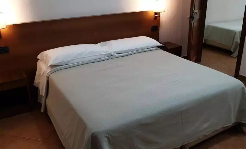 エコノミー４人部屋, Grand Hotel Pavone