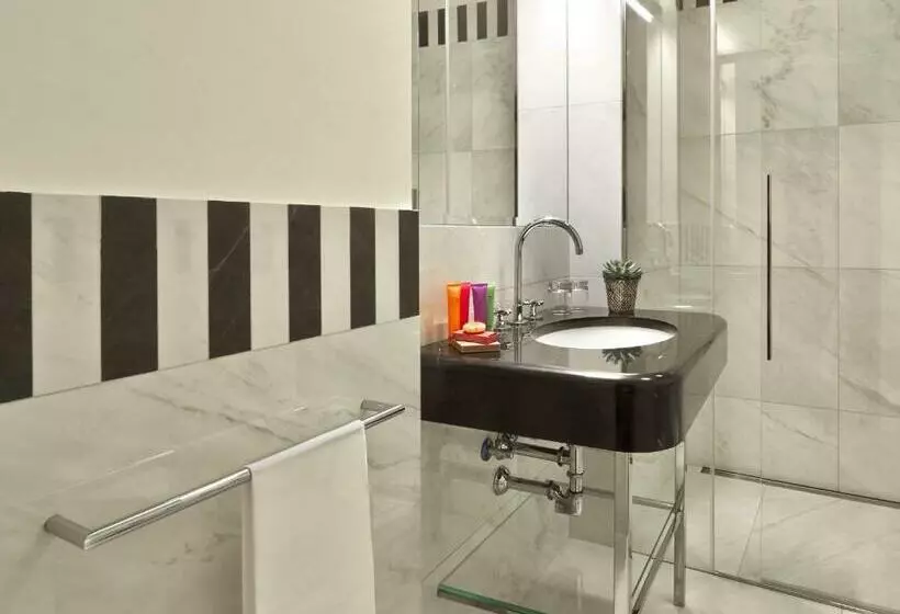 Quarto superior, Albergo Terminus