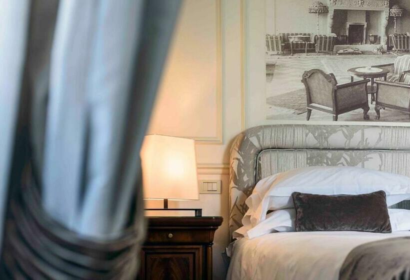 جناح جونيور, Albergo Terminus