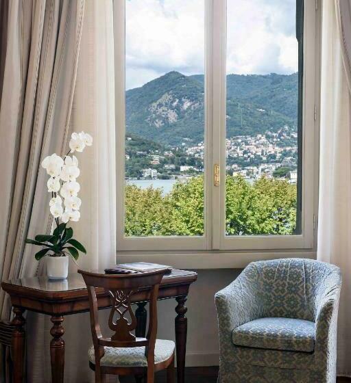 جناح جونيور, Albergo Terminus