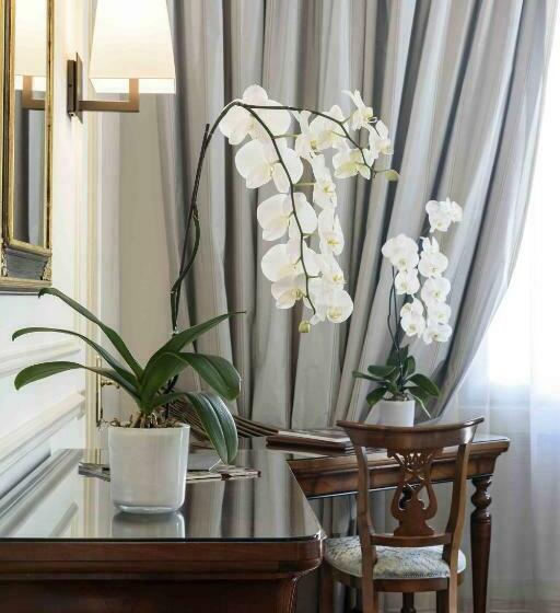 جناح جونيور, Albergo Terminus