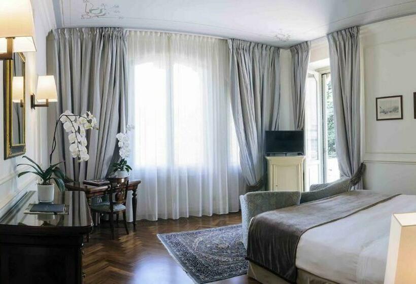جناح جونيور, Albergo Terminus