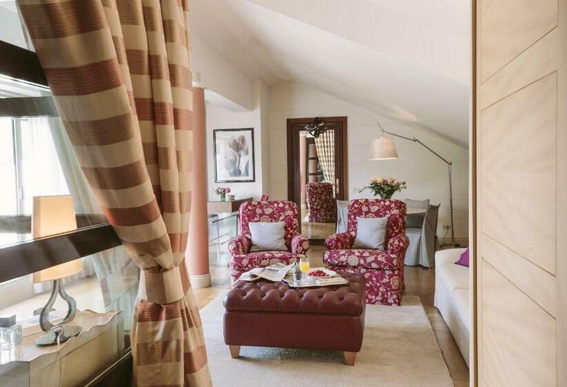 جناح, Albergo Terminus