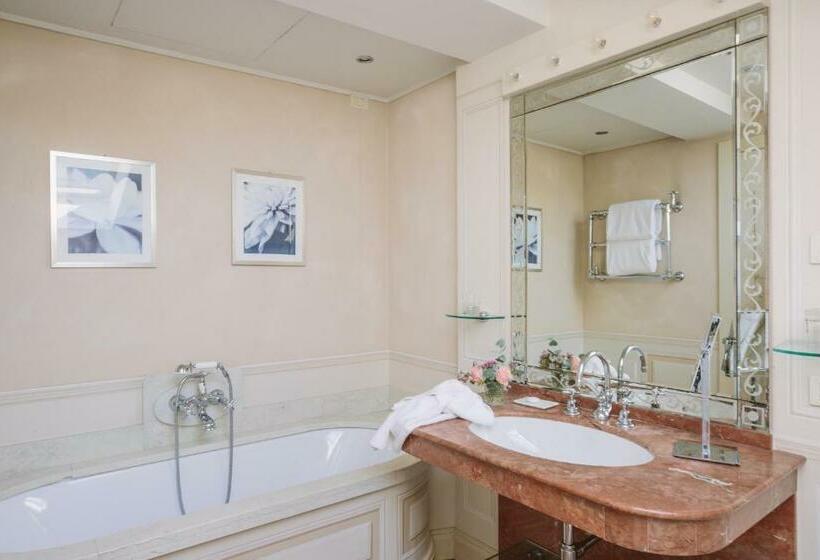 جناح, Albergo Terminus