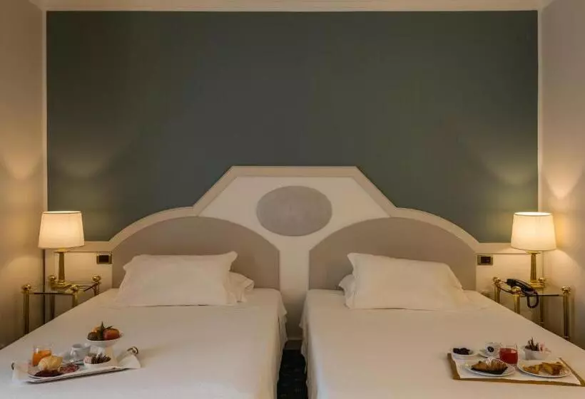Deluxe Room, Alli Due Buoi Rossi
