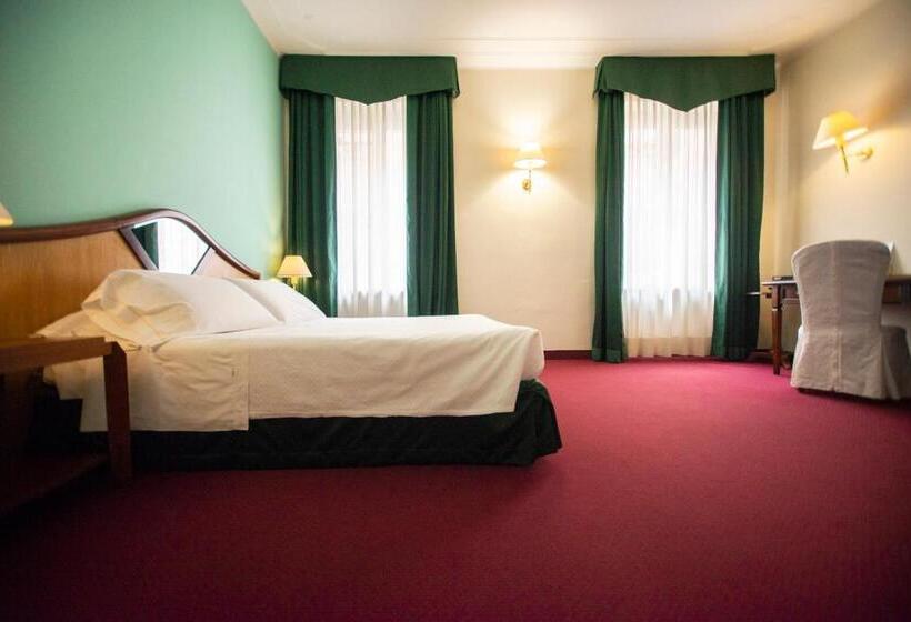 Superior Room, Alli Due Buoi Rossi