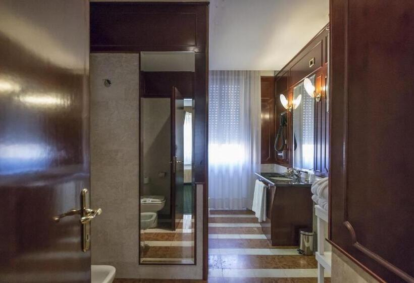 Superior Room, Alli Due Buoi Rossi