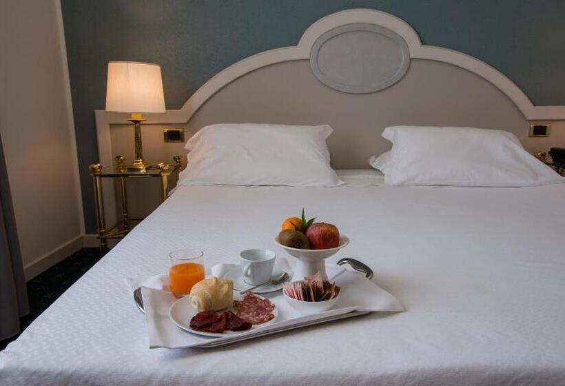 Superior Room, Alli Due Buoi Rossi