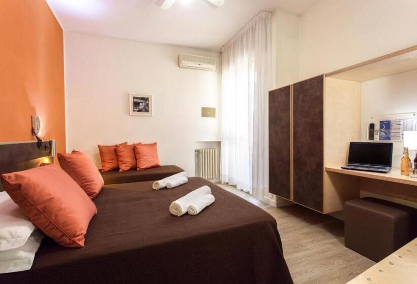 חדר סטנדרט לשלושה, Antares