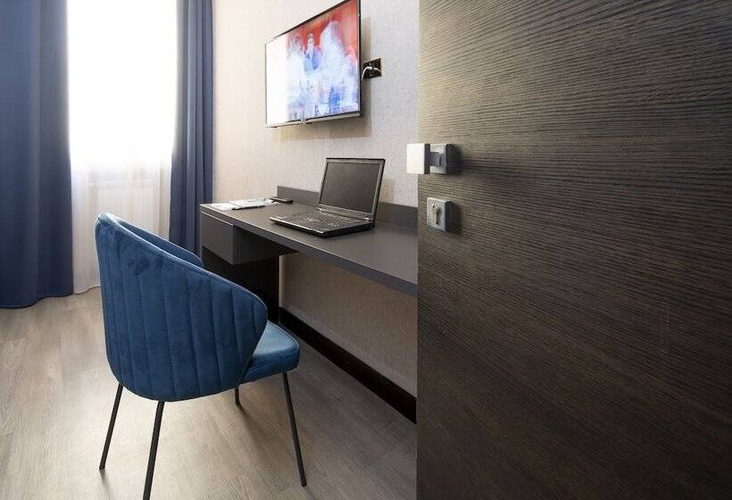 Habitació Triple Clàssica, Astoria