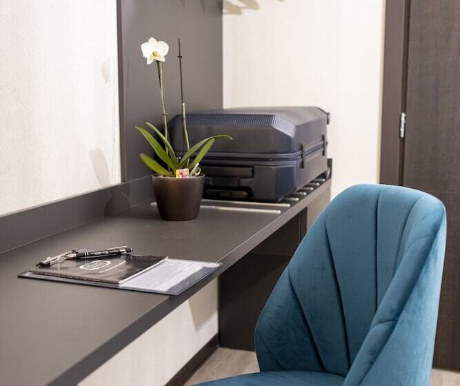 Habitació Triple Clàssica, Astoria