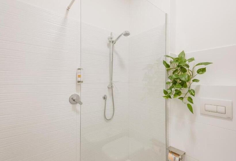 Номер Стандарт Вид на Море, Calabona