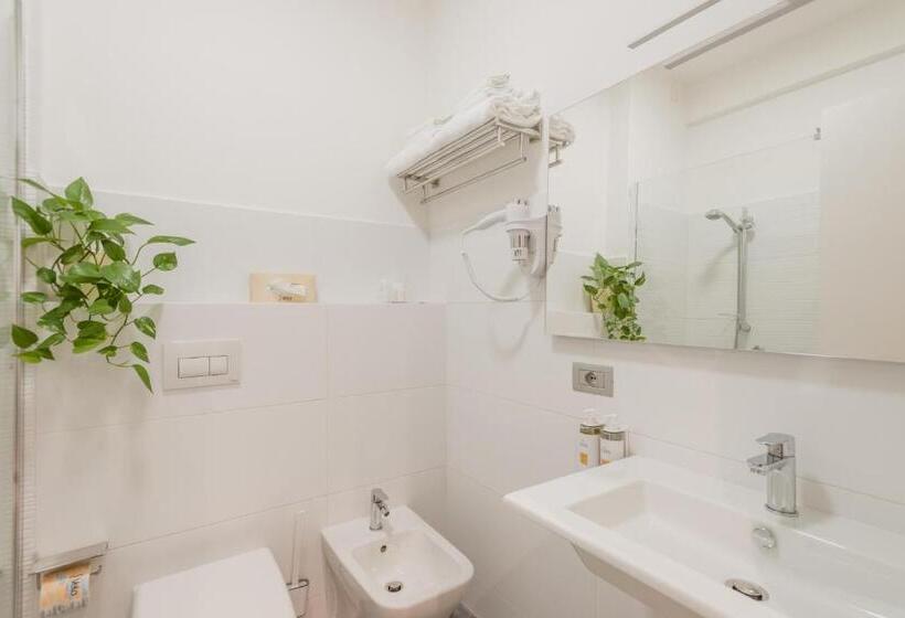 Номер Стандарт Вид на Море, Calabona