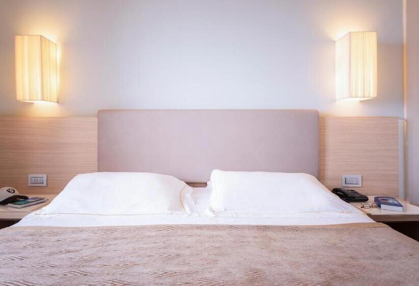 Номер Стандарт Вид на Море, Calabona