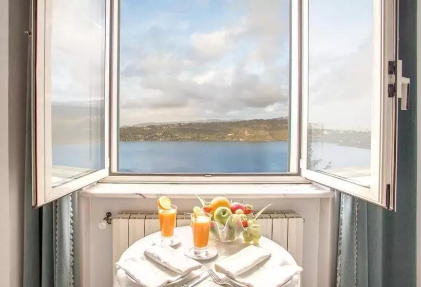 Comfort room with lake view, Castel Vecchio
