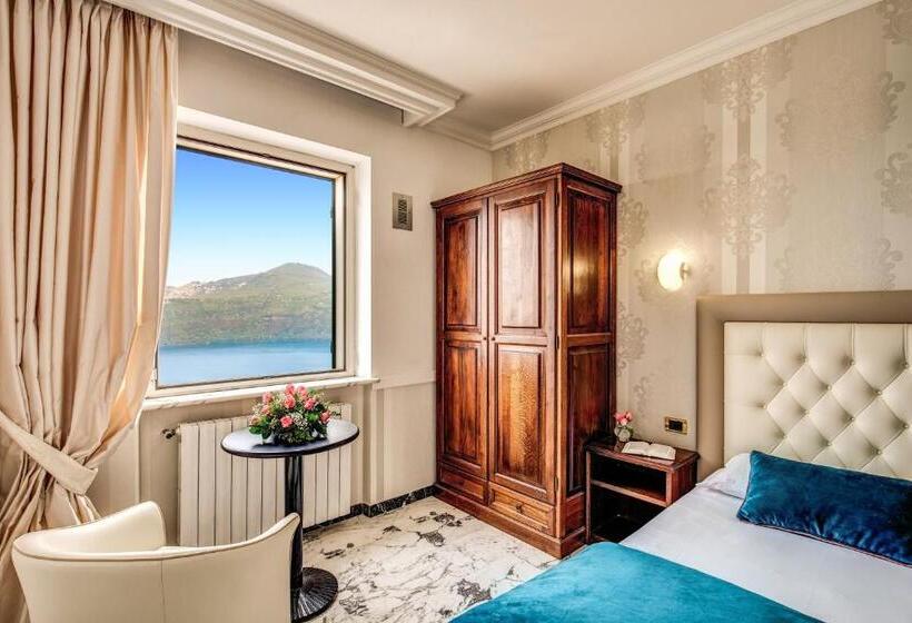 Comfort room with lake view, Castel Vecchio