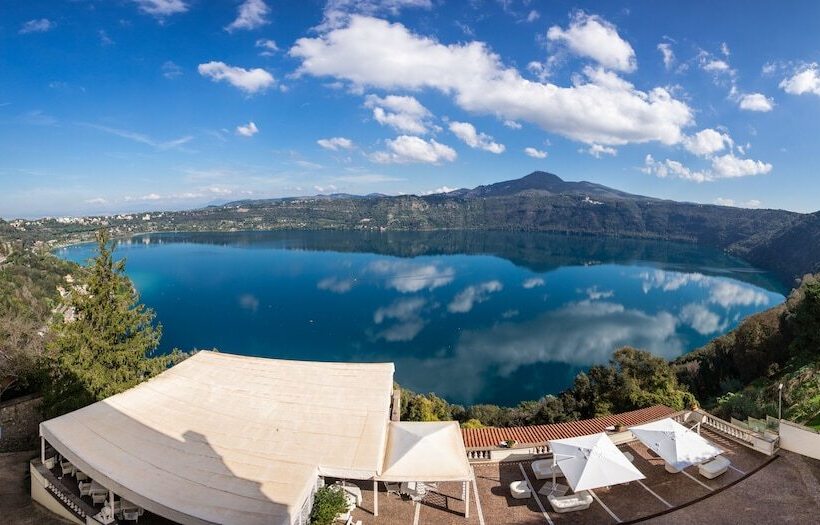 Comfort room with lake view, Castel Vecchio