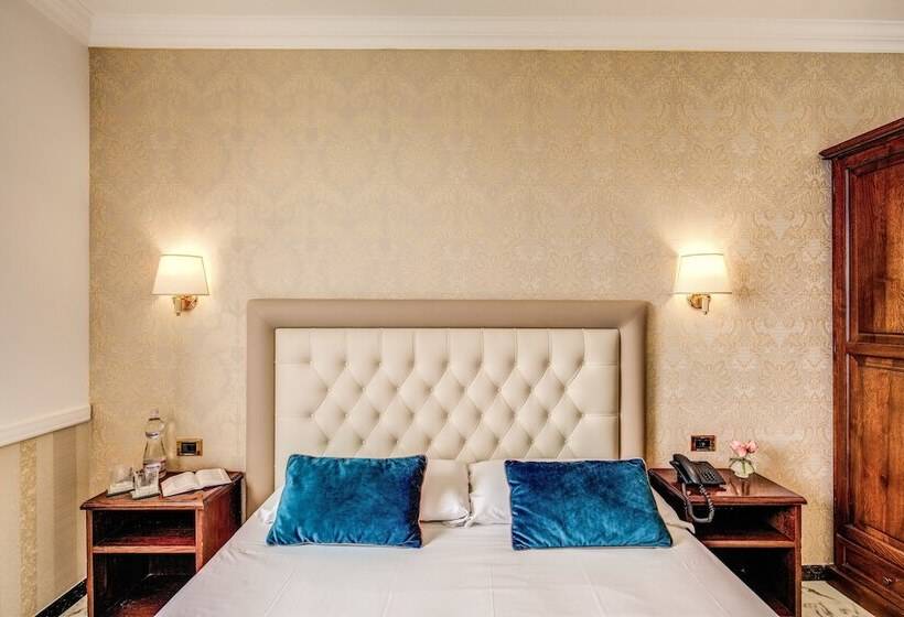 Comfort room with lake view, Castel Vecchio