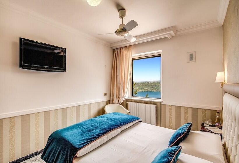 Comfort room with lake view, Castel Vecchio