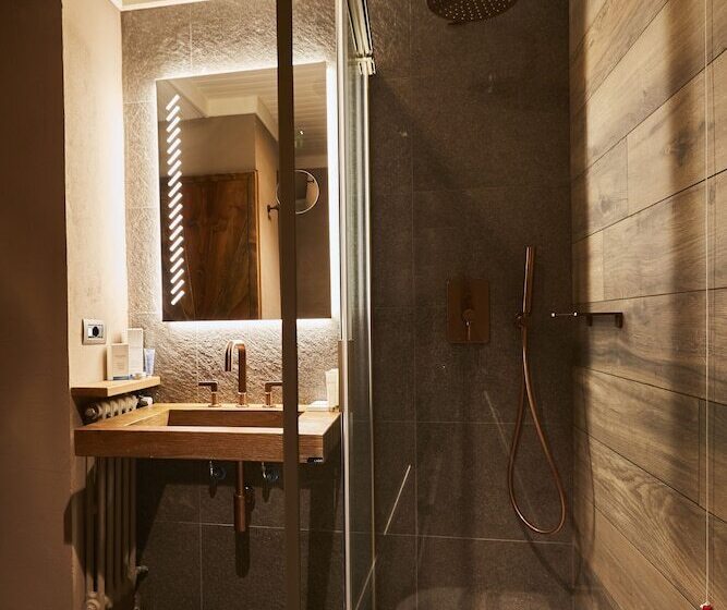 Номер Стандарт, Europa