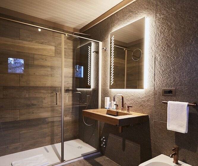 Номер Superior, Europa