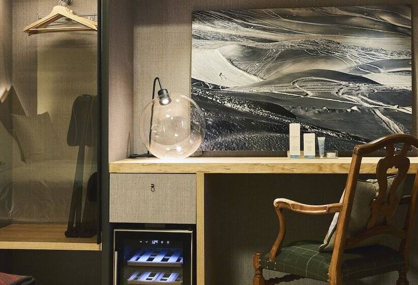 Номер Superior, Europa