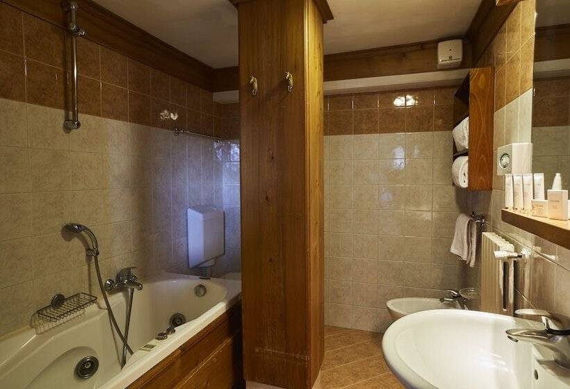 Полулюкс, Europa