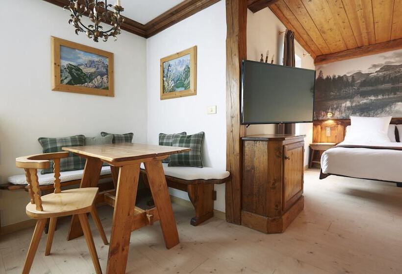 Полулюкс, Europa