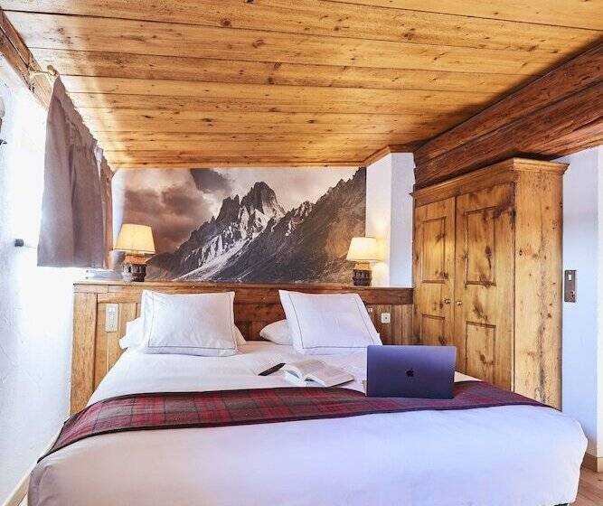 Полулюкс, Europa