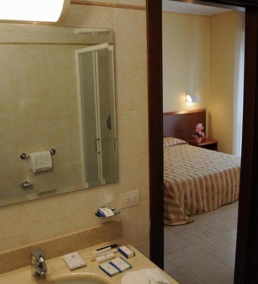 اتاق استاندارد یک نفره, Industria