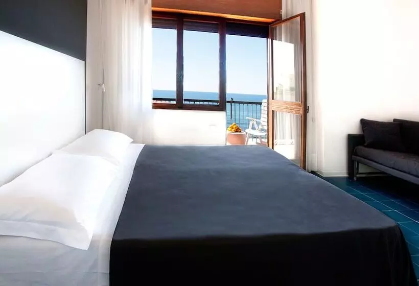 Triple Room Sea View, La Playa