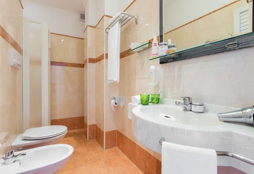 スーペリアトリプルルーム, Majestic