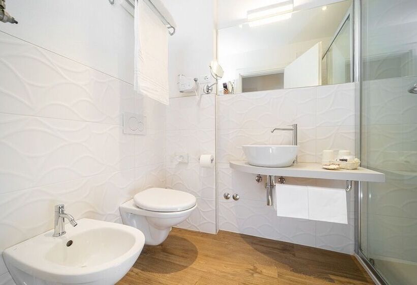 デラックスルーム, Majestic