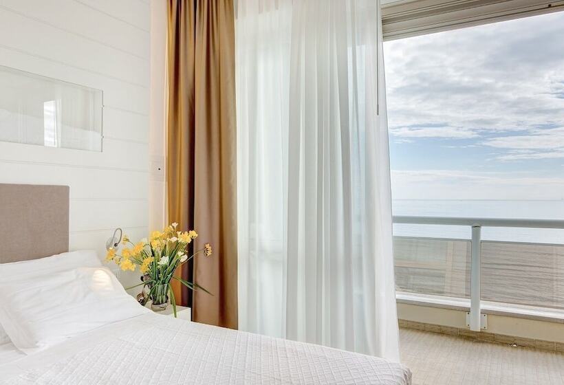 デラックスルーム, Majestic