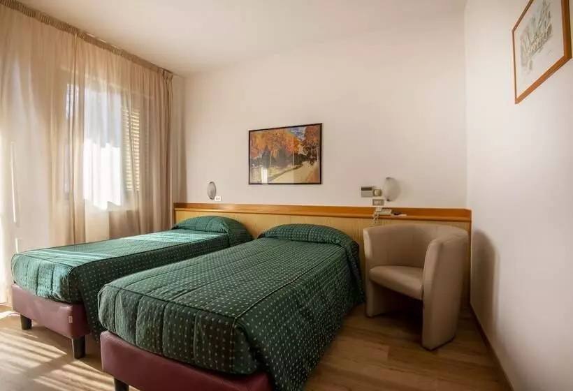 Standard-huone, Pennile