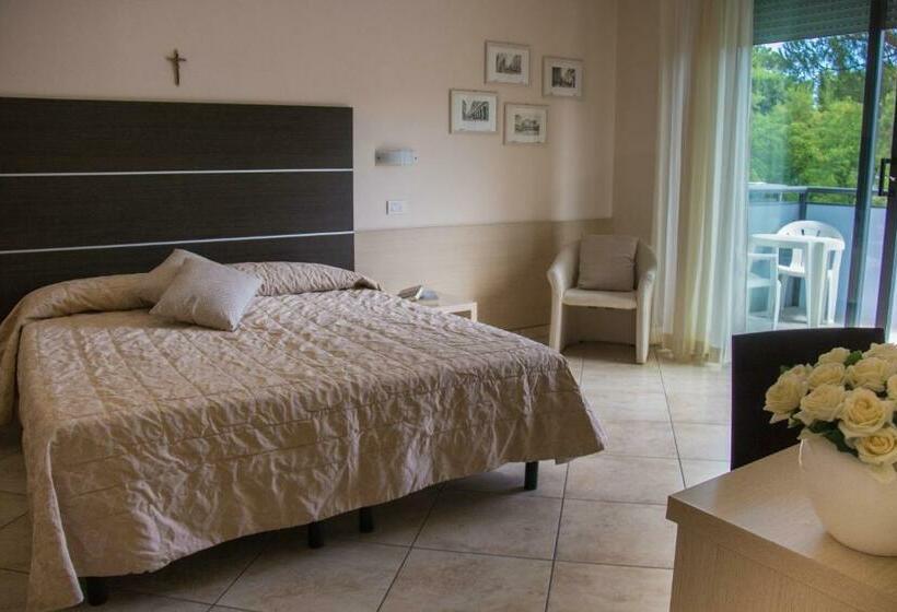 اتاق خانوادگی, Renzo