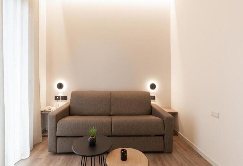 سوییت جونیور لوکس, Renzo