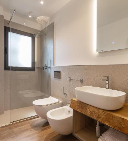 سوییت جونیور لوکس, Renzo