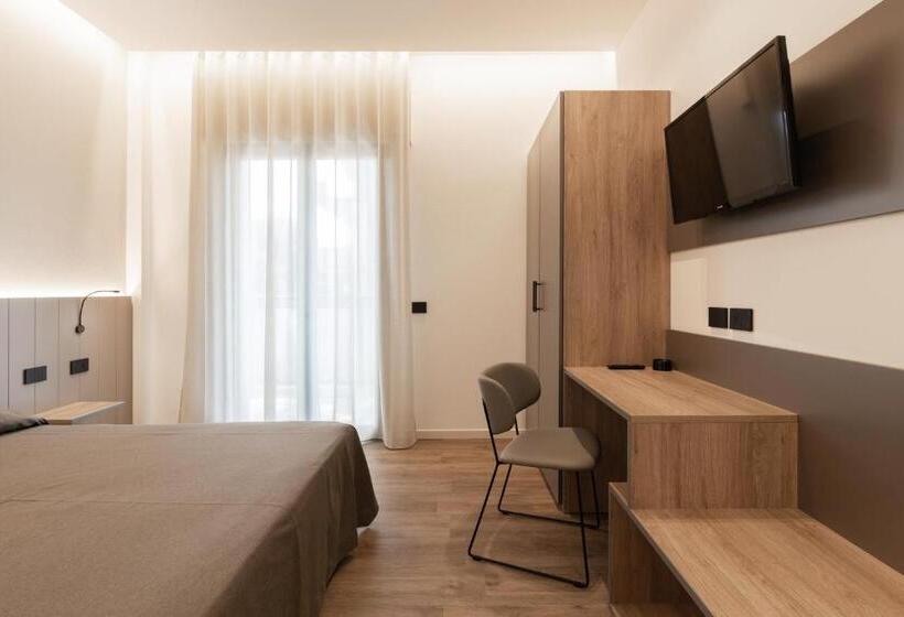 سوییت جونیور لوکس, Renzo