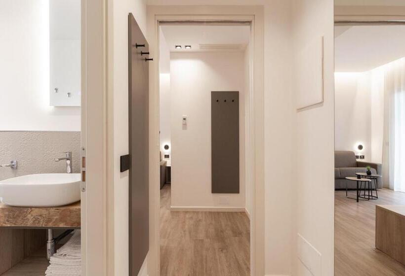 سوییت جونیور لوکس, Renzo