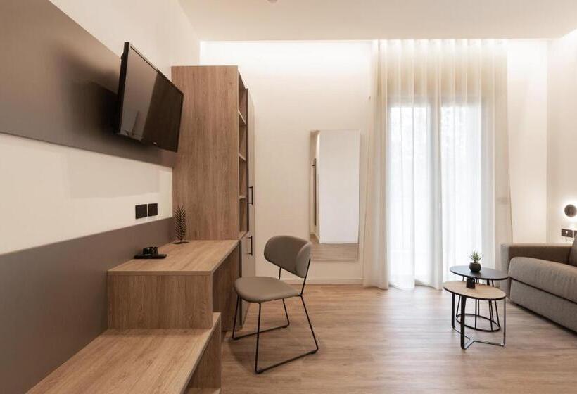 سوییت جونیور لوکس, Renzo