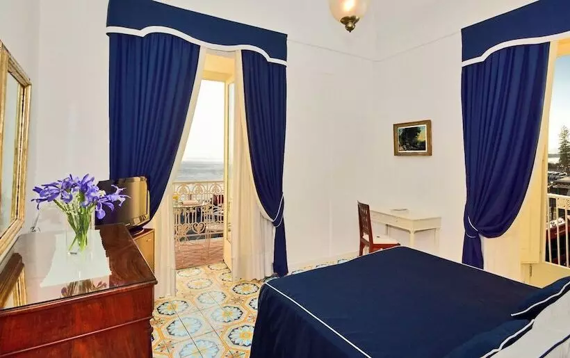 اتاق سوپریور سه تخته, Residence Amalfi