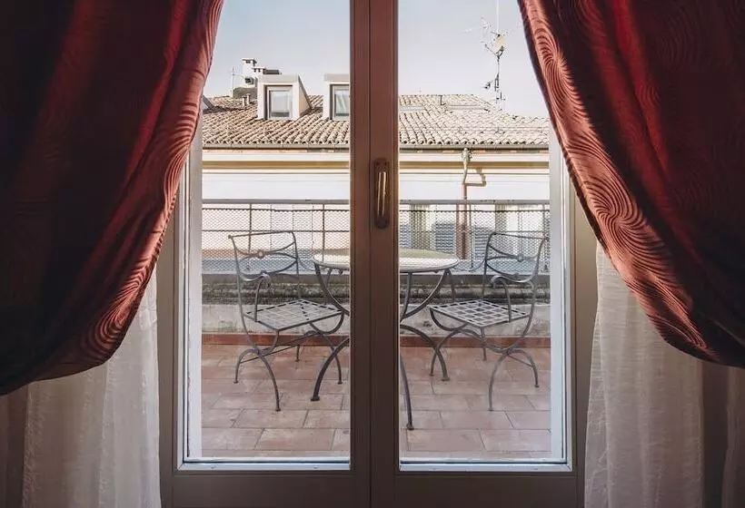 اتاق سوپریور, Roma