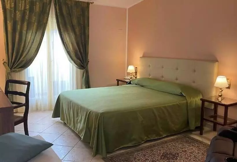 اتاق سوپریور, Roma
