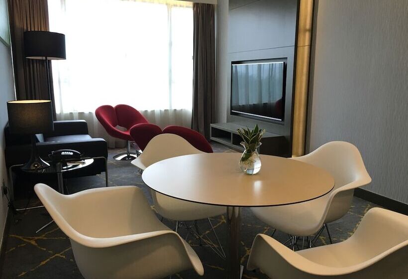 سوئیت پریمیوم, The Cityview   Chinese Ymca Of Hong Kong