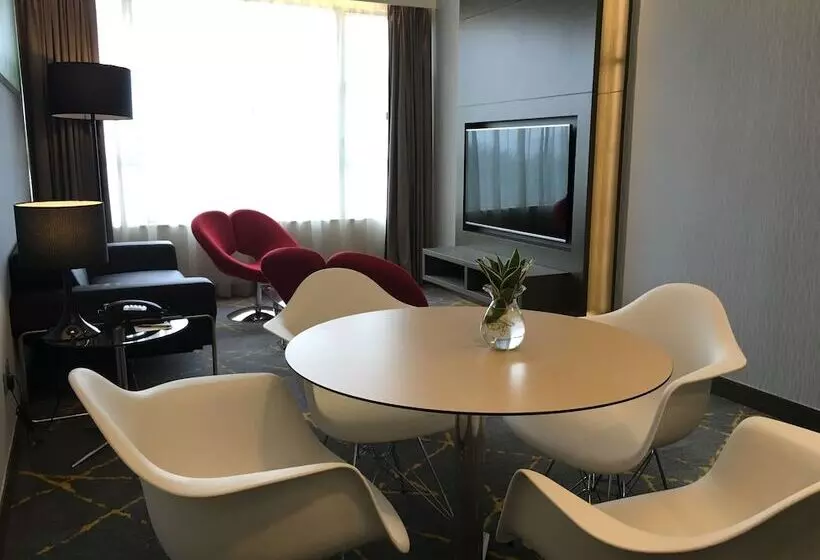 سوئیت پریمیوم, The Cityview   Chinese Ymca Of Hong Kong