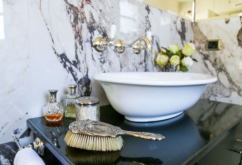 豪华房间, Vannucci